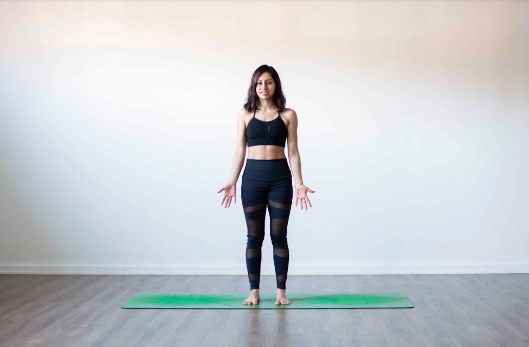 Tadasana - Mountain Pose - YOGATEKET